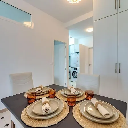 Apartment Lxr Reformated 1hab *